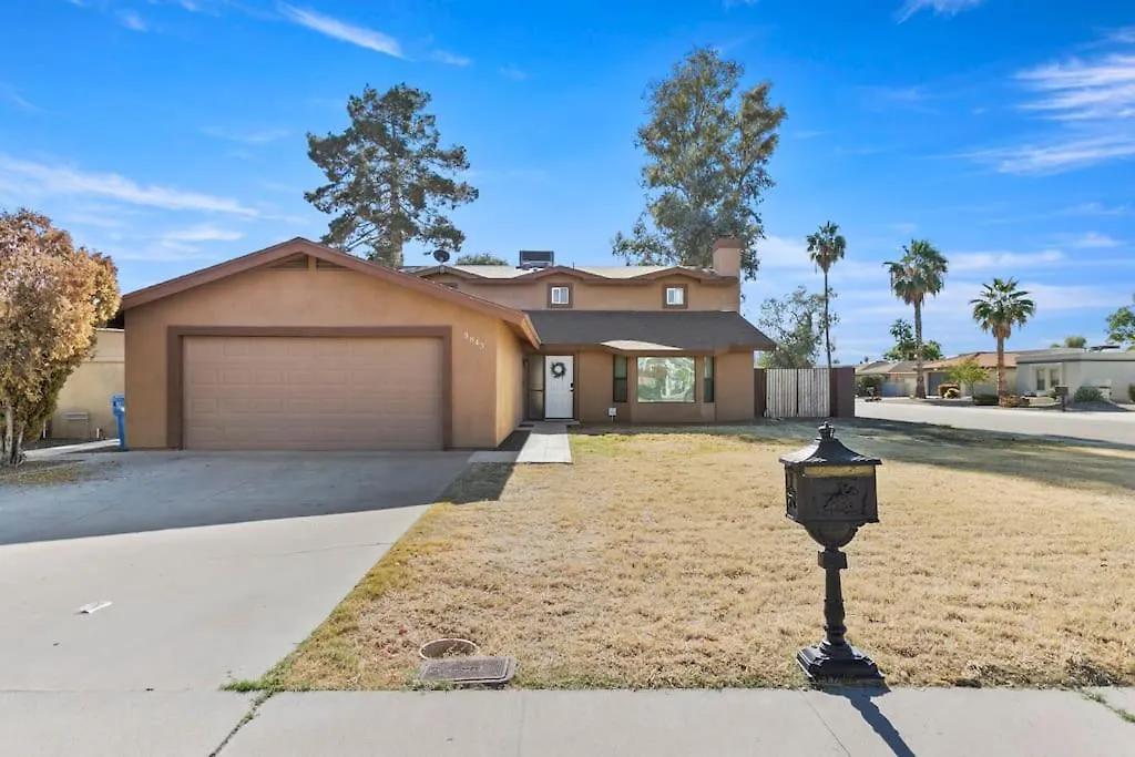 Holiday home Phoenix Haven - 4Br - Sleeps 10- Fire Pit - Golf- Yard Games